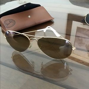 COPY - Ray- Ban good Aviator Sunglasses with white trim